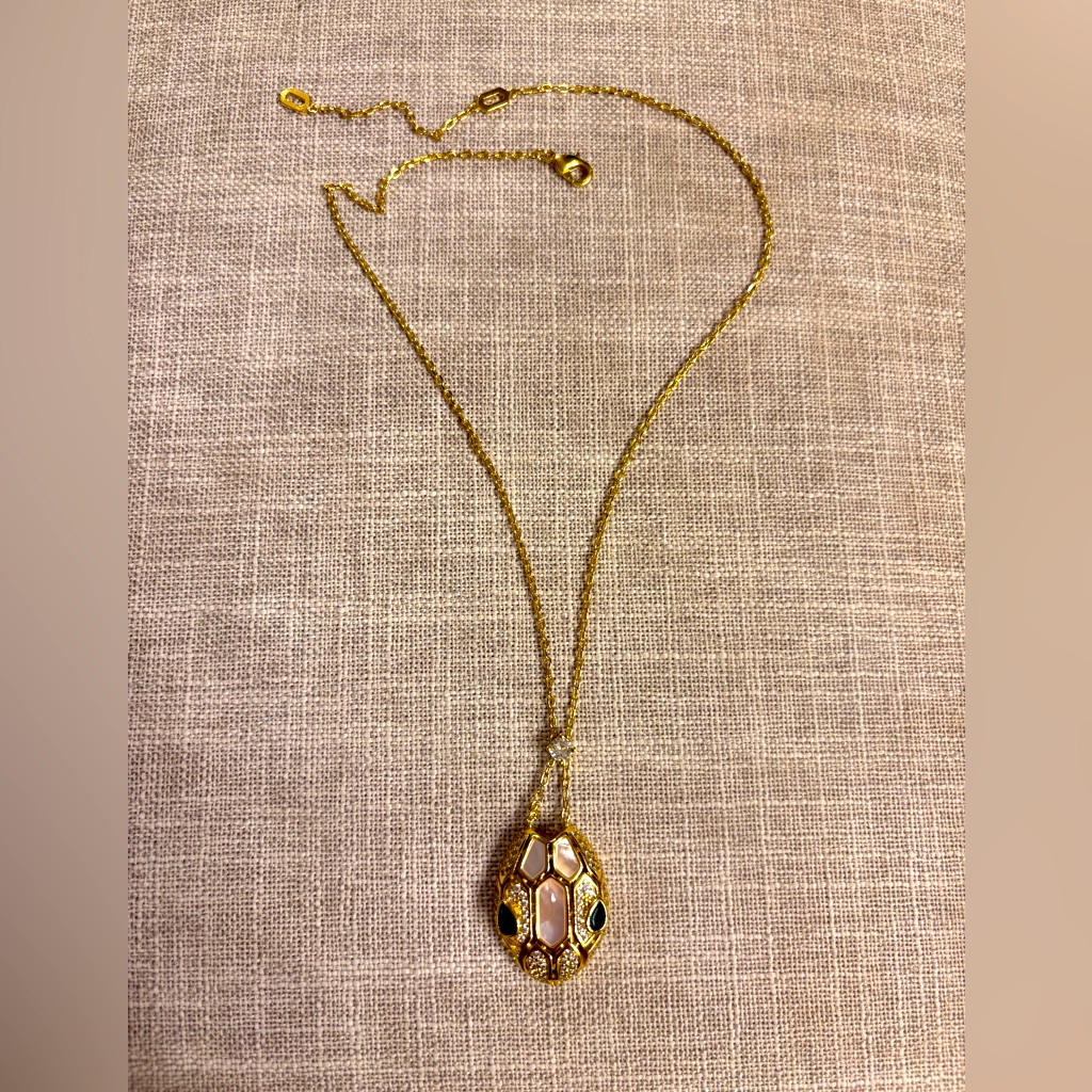 18k Gold Plated Beautiful Elegant Gold Pendant Necklace